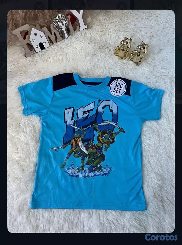 ropa y zapatos - Hermoso ser de tres piezas para los niños. 
 2