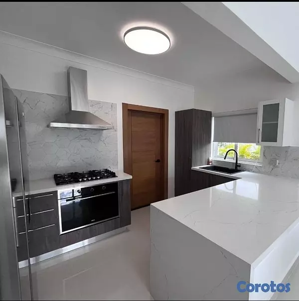 casas vacacionales y villas - Lujosa Villa en Venta & Renta Vista Cana 2