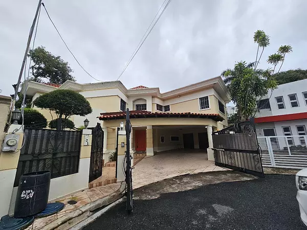 casas - ALQUILER DE CASA EN LA URBANIZACION FERNANDEZ 3