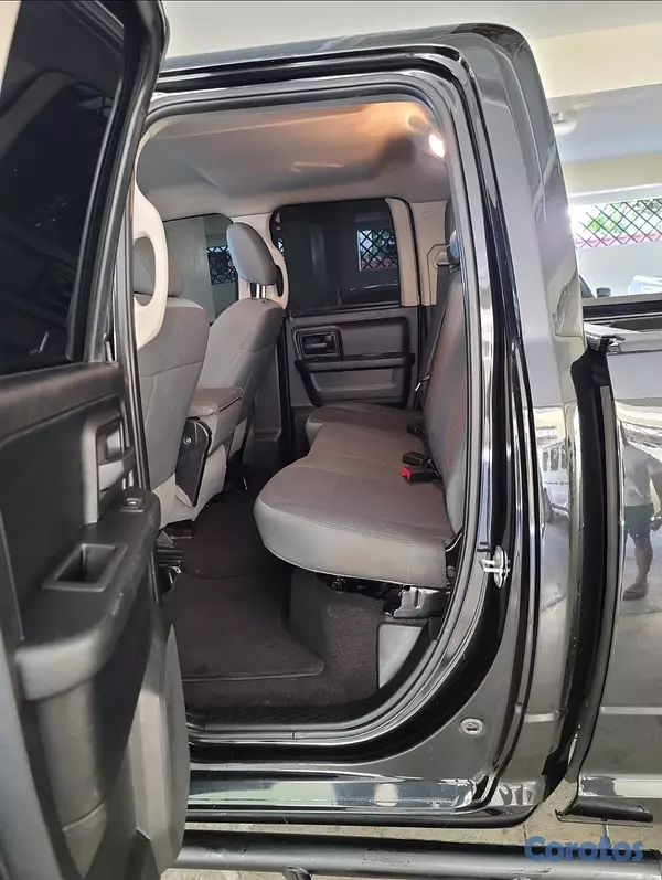jeepetas y camionetas - Dodge 1500 Ram ST,  2018 Black Express, 4x4 10