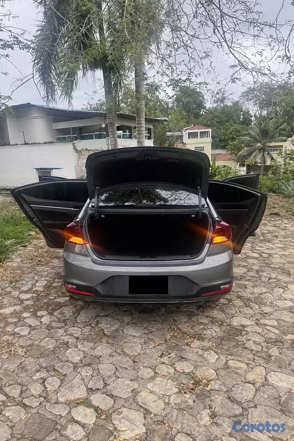 carros - Hyundai Elantra 2020 10