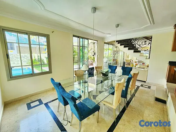 casas - IMPRESIONANTE CASA CON PISCINA Y PATIO LOS CERROS  9