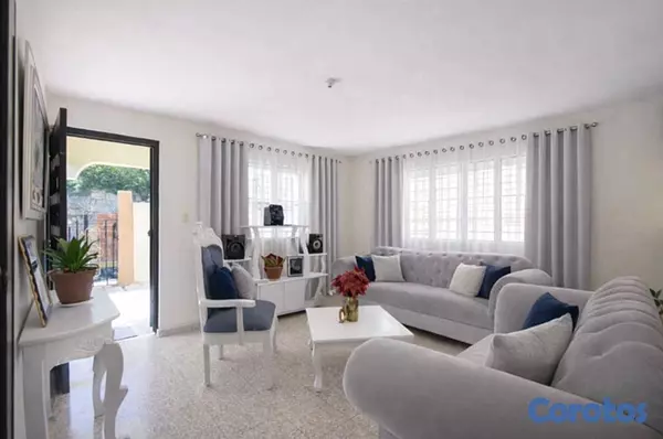 casas - Casa de dos niveles en venta en Miramar 9