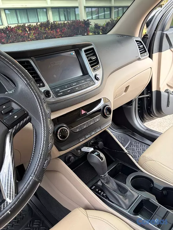 jeepetas y camionetas - Hyundai Tucso en excelentes condiciones 3