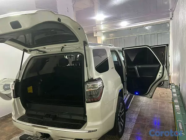 jeepetas y camionetas - Toyota 4runner limited 2015 9