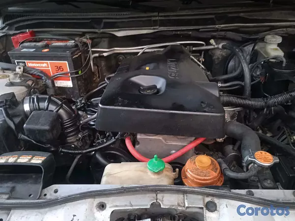 jeepetas y camionetas - vendo por motivo personales  2
