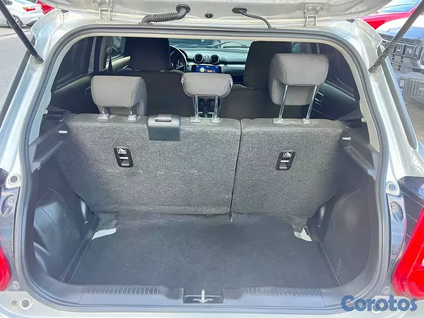 carros - SUZUKI SWIFT 2017 COMO NUEVO 9
