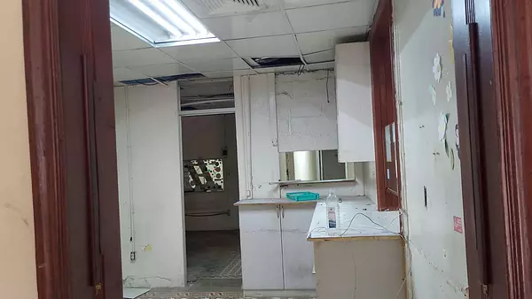 oficinas y locales comerciales - VENDO O ALQUILO Local Comercial en la Zona Colonial 8
