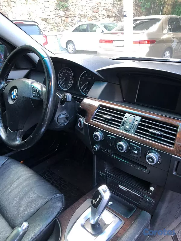 carros - bmw 525i 2009 4
