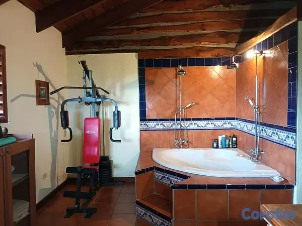 casas vacacionales y villas - Hermosa Casa de Campo y Finquita en Jarabacoa. Vista Espectacular. US$ 690,000 8