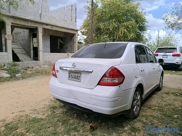 carros - Nissan Tiida 2010 5