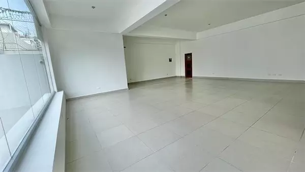 oficinas y locales comerciales - Local en sector exclusivo de Piantini 3