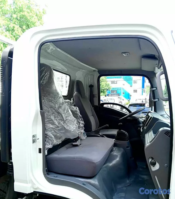 camiones y vehiculos pesados - Isuzu NPR Cama Larga (14 PIES) 2026 8