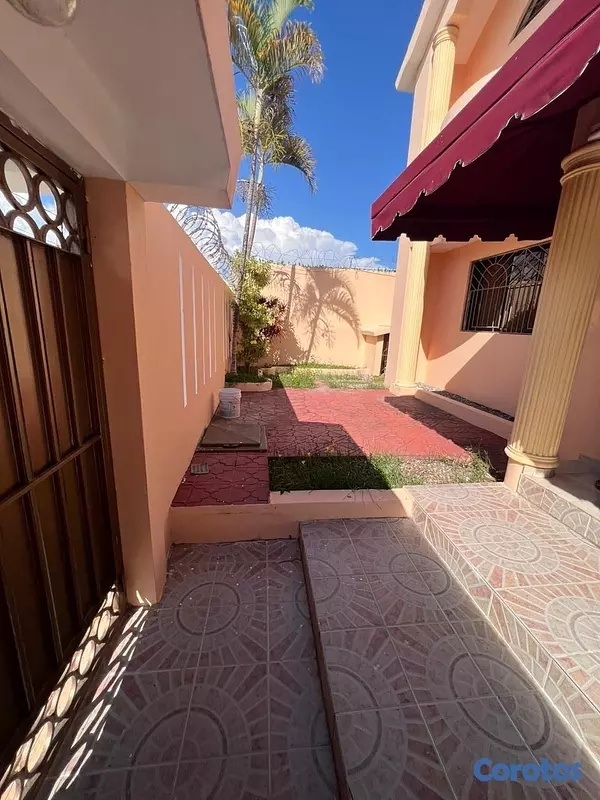 casas - venta de casa en amapola santo Domingo este con 338mts  4