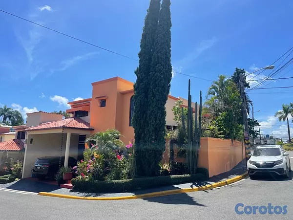 casas - Vendo hermosa casa familiar en zona segura – Lista para mudarte hoy! 2