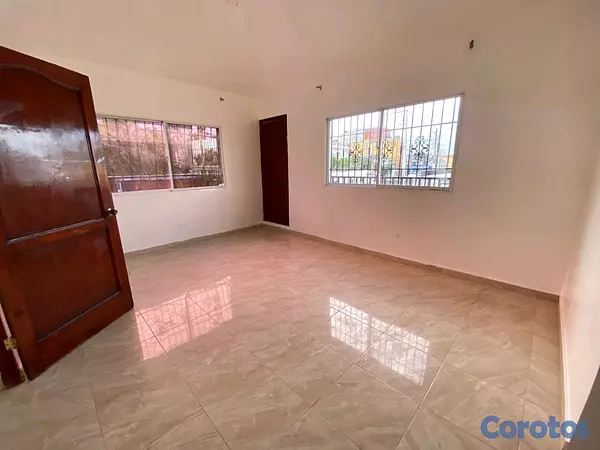 casas - Alquilo casa 2 niveles en autopista san Isidro, al lado de la Sirena  18