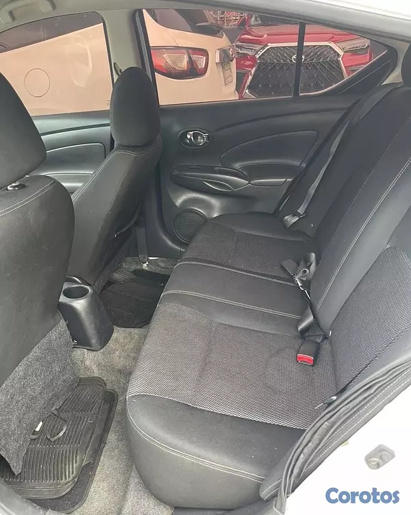 carros - NISSAN VERSA 2016 8