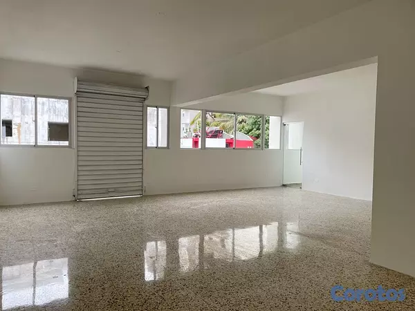 oficinas y locales comerciales - Alquiler local en Evaristo morales  3