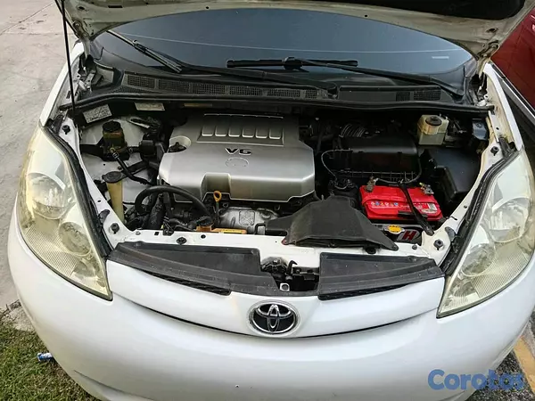 jeepetas y camionetas - Toyota sienna 2010  3