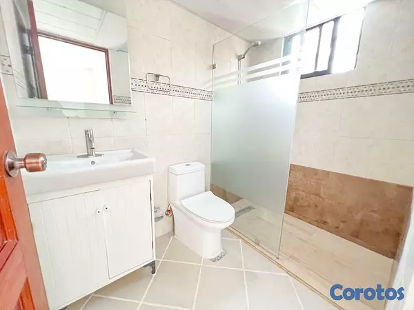 apartamentos - En Alqauiler Apartamento en Evaristo Morales de 3 habitaciones 3