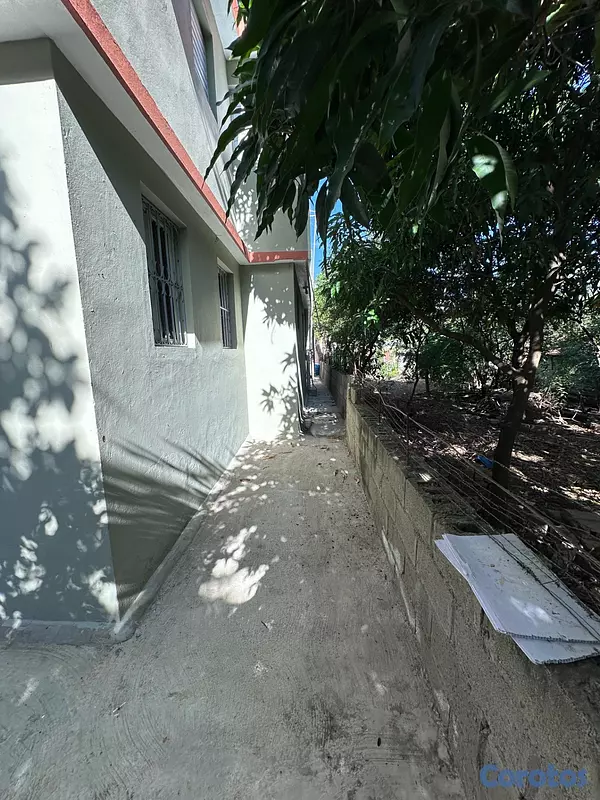 casas - Se alquila Casa renovada en Santiago 13