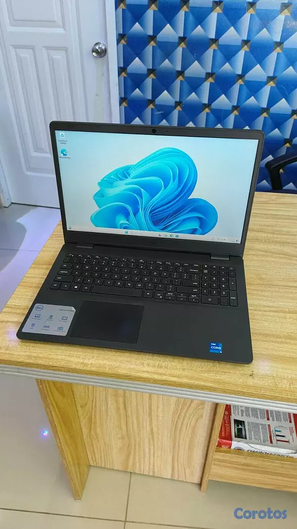 computadoras y laptops - Dell Inspiron 15 3000 Intel Core i5 de 11va Genera 2
