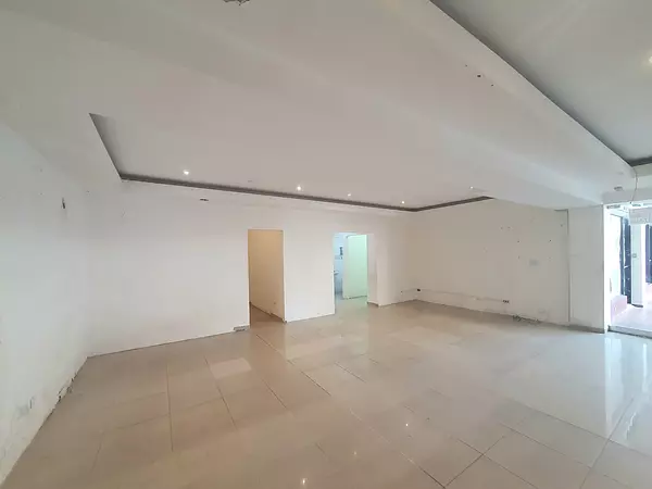 oficinas y locales comerciales - 🔵Alquilo Local 1er piso 84 mts en piantini  5