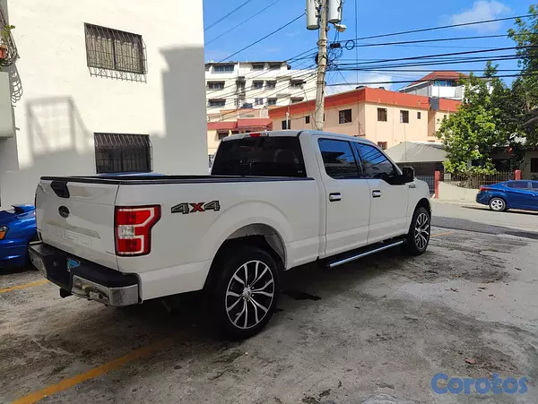 jeepetas y camionetas - Ford F150 XLT 2019 3