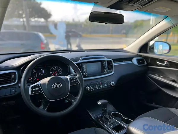 jeepetas y camionetas - Kia Sorento LX 2020 9