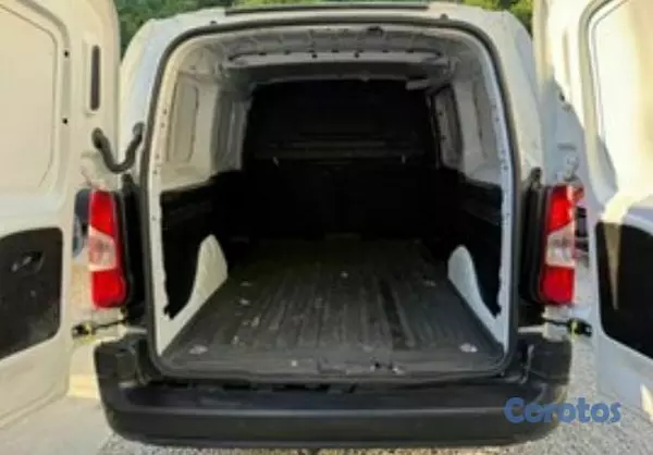 jeepetas y camionetas - CAMIONETA PEUGEOT PARTNER 2024 4