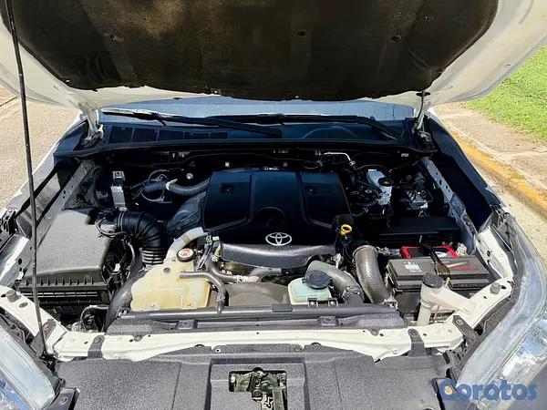 jeepetas y camionetas - Toyota Hilux  9