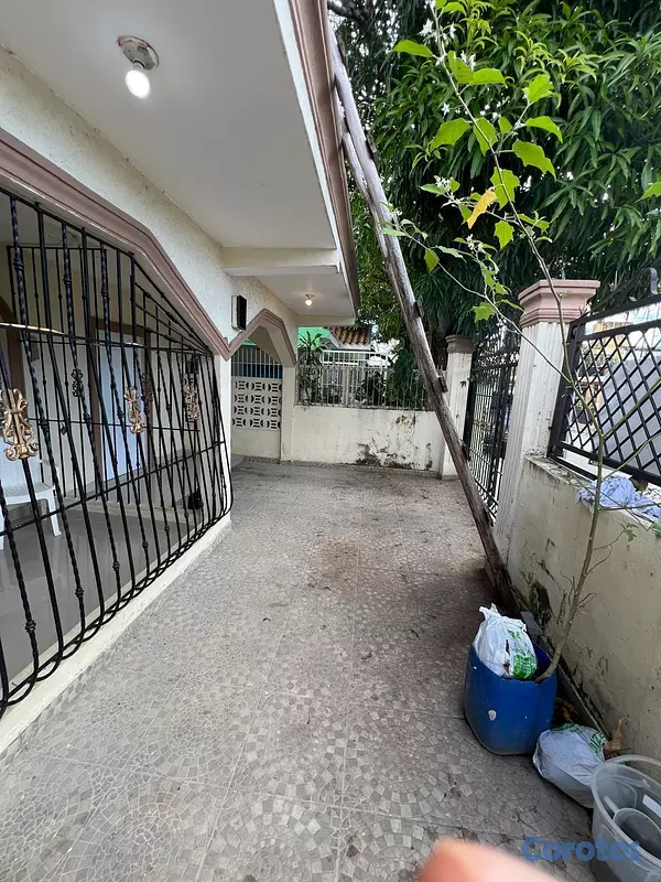 casas - SE VENDE CASA EN ANDRES, BOCA CHICA, A 1 ESQ. DE L 8