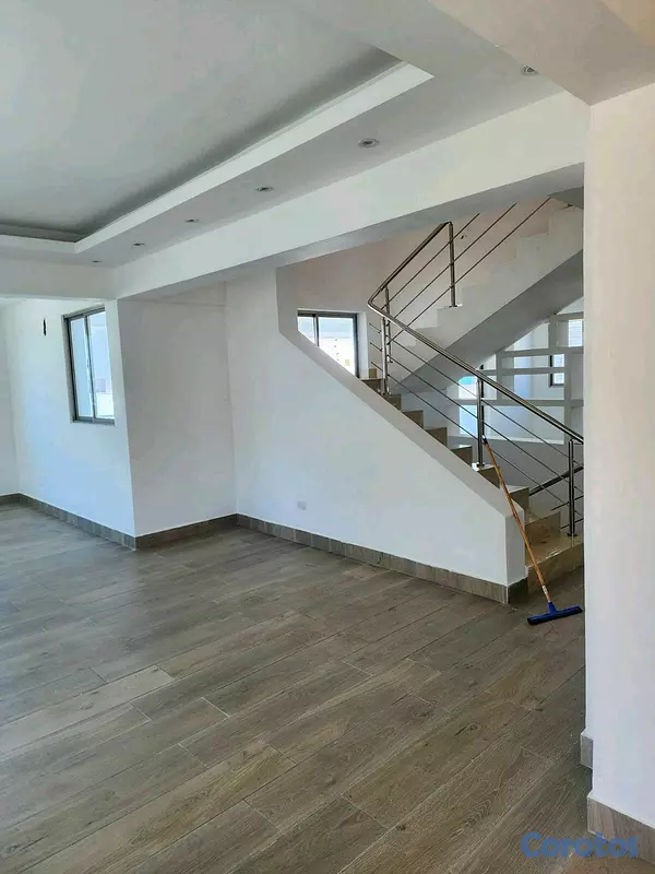 casas - Venta de Casa en Colinas del Oeste de 3 niveles  7