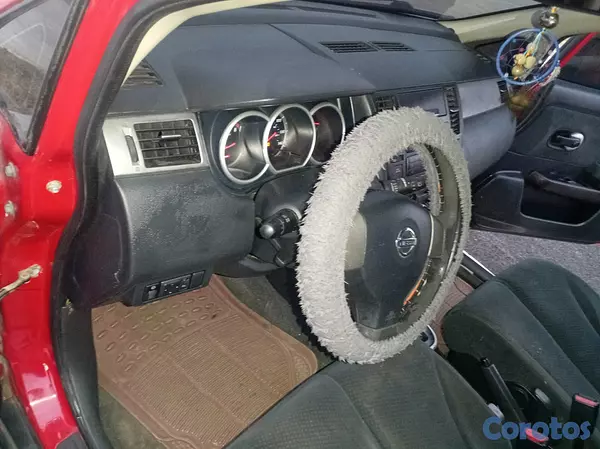 carros - NISSAN Versa 14