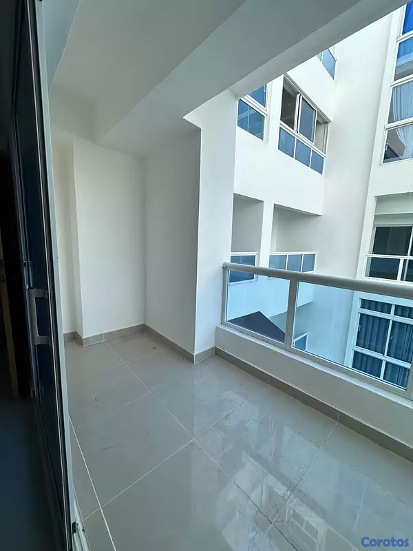 apartamentos - venta de apartamento en la autopista de san isidro con 127mts y 2 parqueos  2