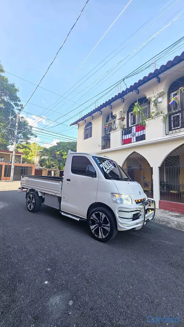 jeepetas y camionetas - toyota lite ace 2023 
6,000 klm version delta comercial no es guía cambiado 5