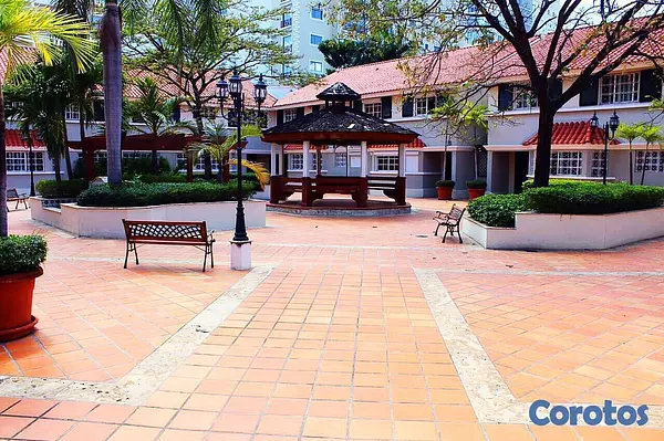 casas - Casa en Piantini para Reformar en Proyecto  4