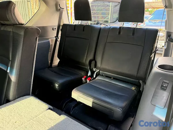 jeepetas y camionetas - Toyota Land Cruiser Prado 2013 VX 4x4 Con nevera 3 filas bien cuidada 9