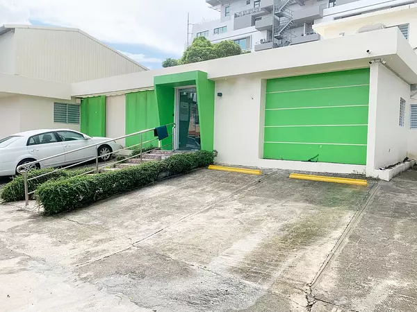 oficinas y locales comerciales - Local céntrico en los prados 3