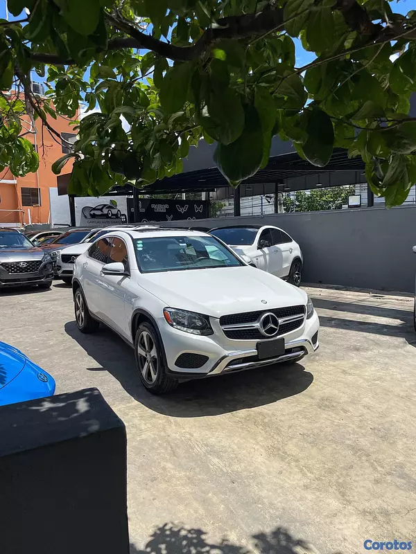 jeepetas y camionetas - Mercedes Benz GLC-300 4Matic 2017 3