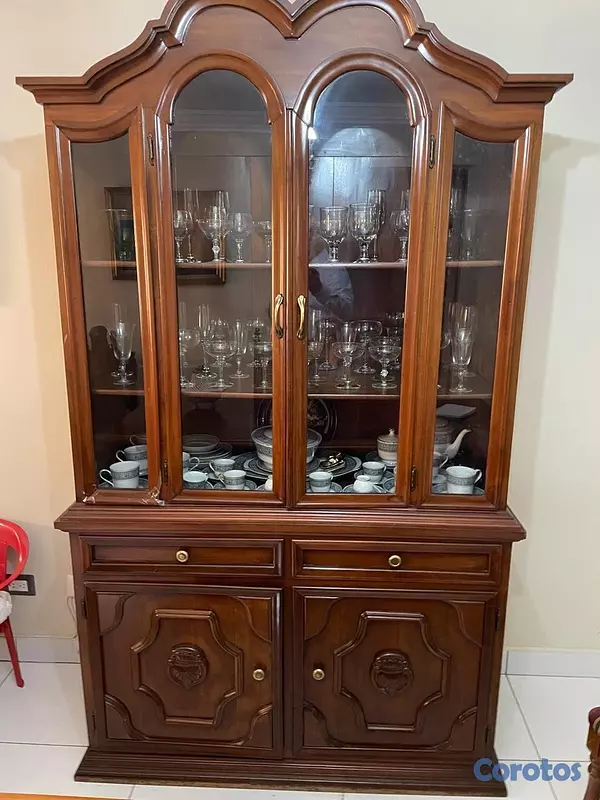 muebles y colchones - Vitrina en Caoba 1