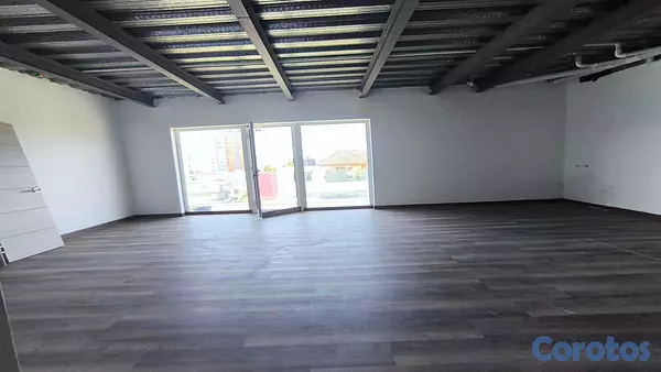 oficinas y locales comerciales - Local en alquiler en 4to piso con Balcón en Bella Vista. 6