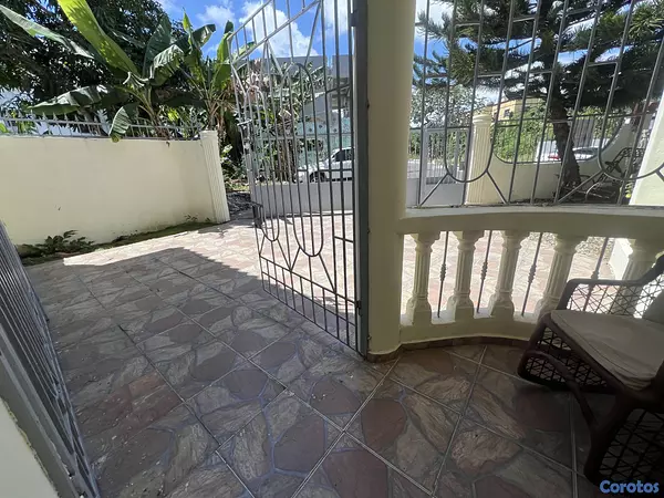 casas - venta de casa en la autopista de san isidro con 332mts Santo Domingo este  4