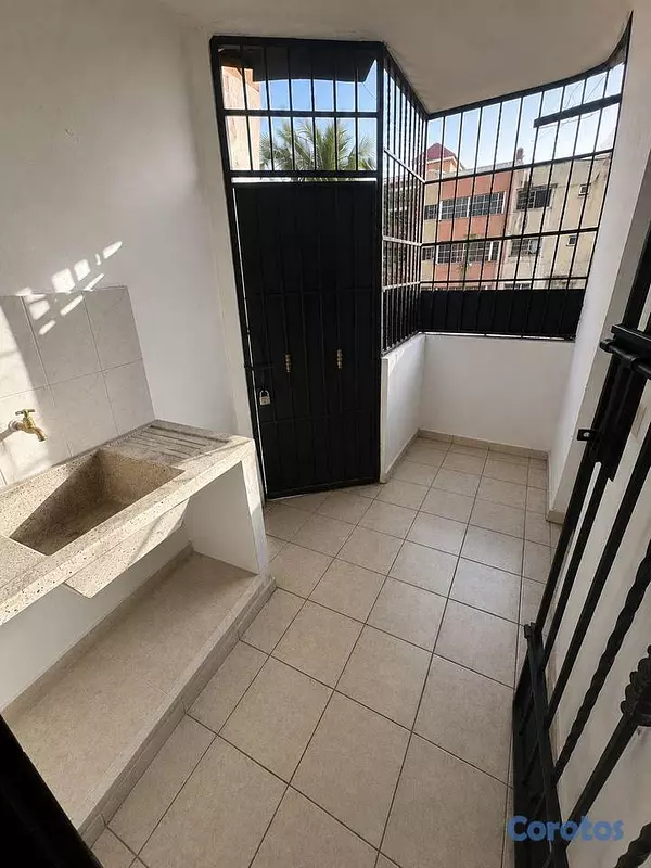 apartamentos - APARTAMENTO EN VENTA ALMA ROSA I, 3ER NIVEL CON 2  3