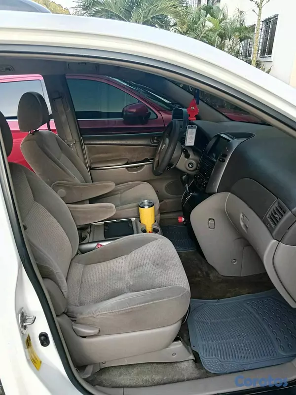 jeepetas y camionetas - Toyota sienna 2010  4