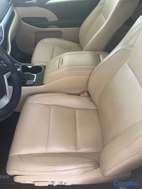 jeepetas y camionetas - Toyota Highlander XLE 4WD 2015 4