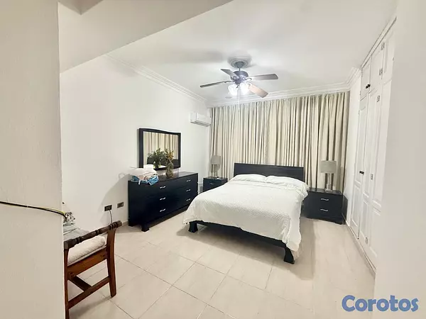apartamentos - vendo piso 6 urbanización real tres habitaciones 2.5 baños dos parqueos paralelo 5
