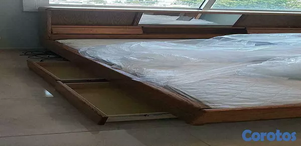 muebles y colchones - Cama de colchone agua tamano "KING"  La joya modelo roble Maderera en Roble 3