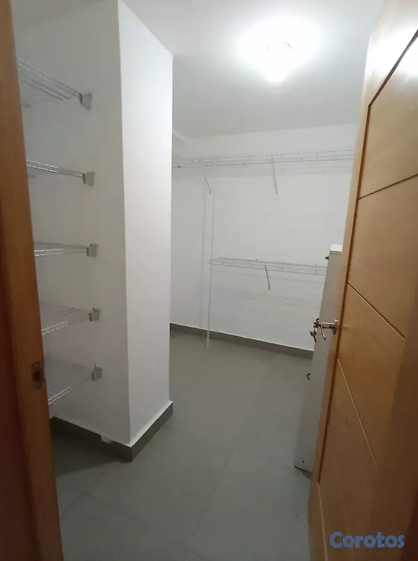 apartamentos - Practico Apt. en venta en Serralles, iluminado y v 11