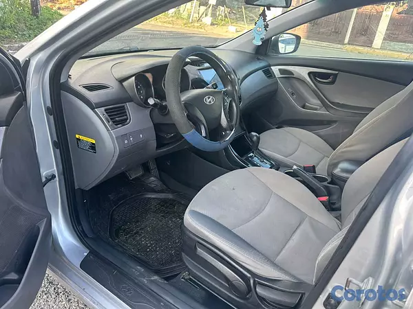 carros - hiunday elantra 2013 4